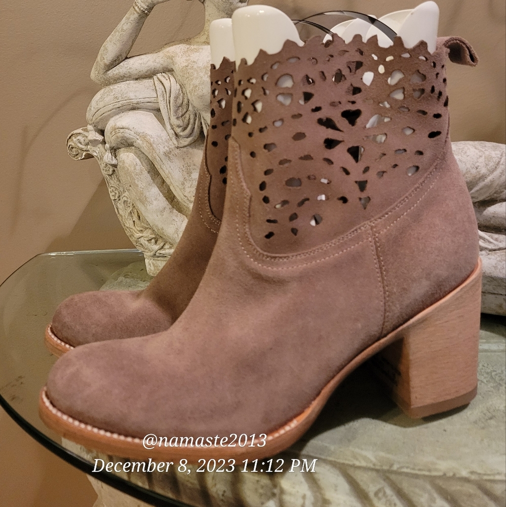 Frye Victoria Cut Short Boots in Dusty Rose Luxury Designer Leather Cut Out #653 - Picture 2 of 11